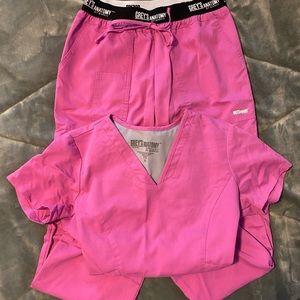 Grey’s Anatomy active scrub set